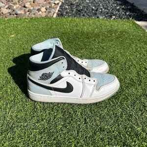 Nike Air Jordan 1 Mid SE White Ice Blue Black UNC Men's Size 8.5